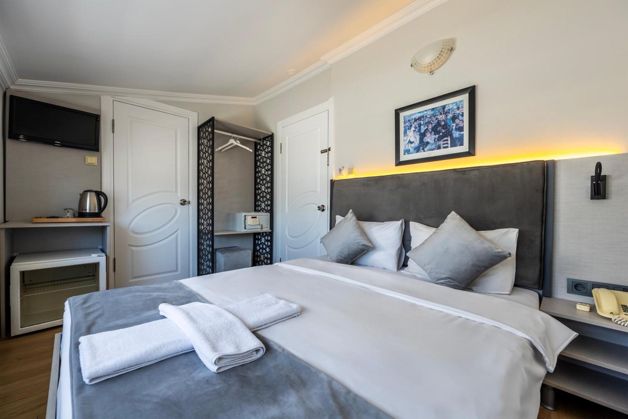 Taksim Trust Hotel Istanbul Exterior photo